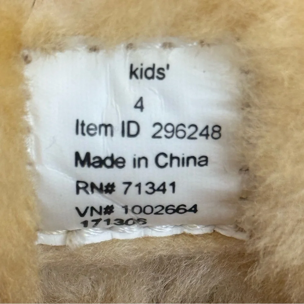 L.L. bean Sherpa lined moccasin slippers
